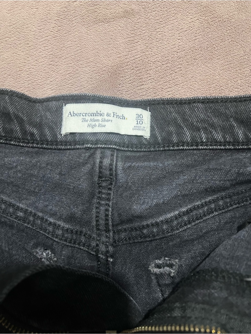 Abercrombie & Fitch Black High-Rise Mom Jeans